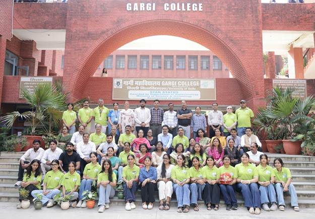 Education Minister Emphasizes Public Health and Youth Role in Cleanliness Drive